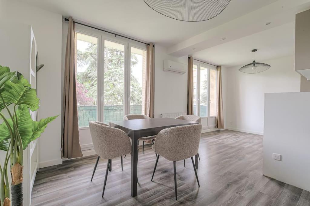 Le Pressense, Ideal Sejour Pro Ou Familiale เวนิส์ซูซ์ ภายนอก รูปภาพ